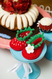 Crochet Patterns Galore - Strawberry Baby Booties