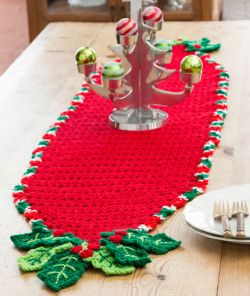 Holly Trim Table Runner