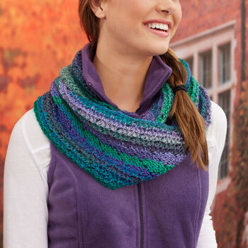 Mia’s Herringbone Chevron Cowl